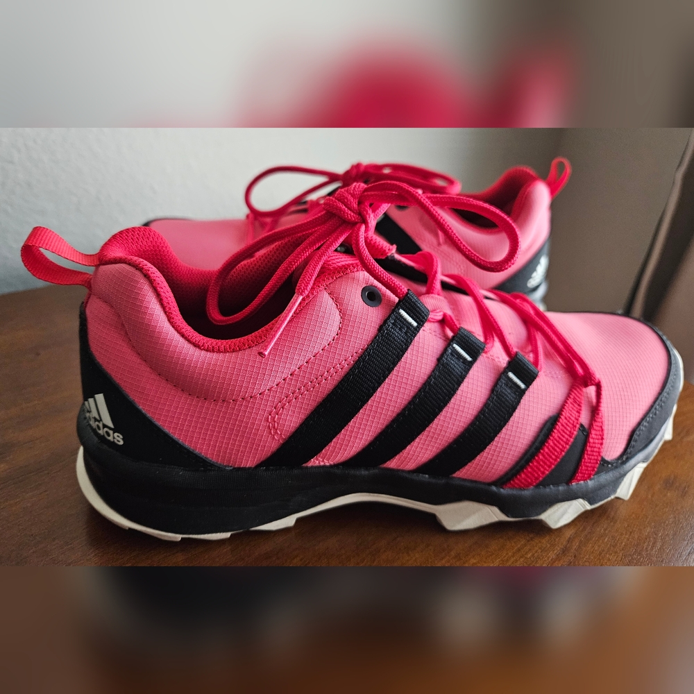 Women's Adidas Size 8 Pink Sneakers